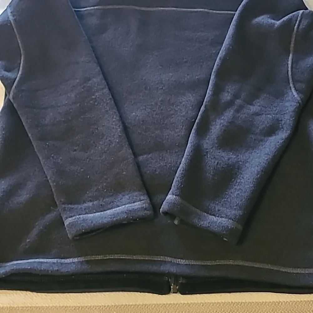 Northface full zip fleece jacket. Dark gray mens sz. Med.(#486)